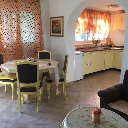 Greis Apartman Ražanj